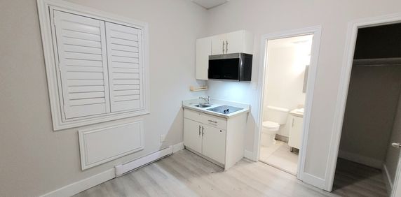 For Lease - 1371 King Street Unit# 204, Toronto, Ontario - Photo 2