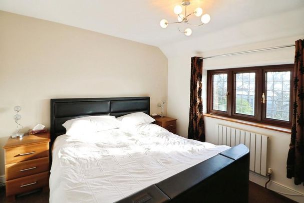 4 bedroom semi-detached house to rent - Photo 1