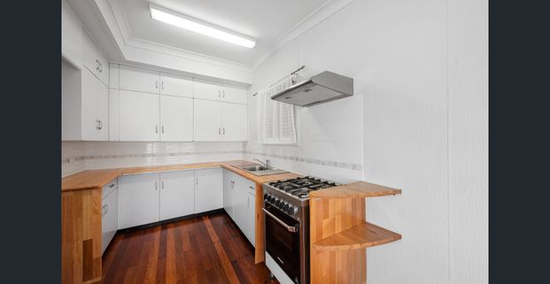 Two Bedroom House In Ideal Location - Photo 1