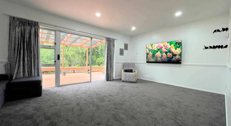 BEAUTIFUL 3 BEDROOM HOME WITH GREAT INDOOR OUT... - Photo 3