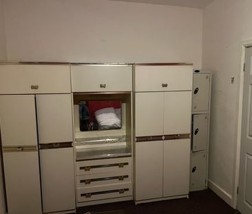 Room in a Shared House, Leslie St, M14 - Photo 5