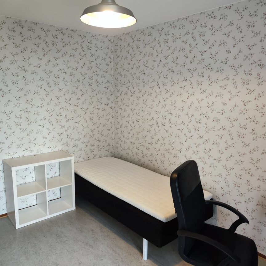 Bredängs Allé, Skärholmen - Photo 1