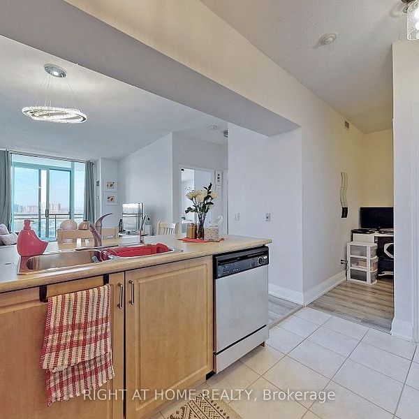 For Lease - 350 Red Maple Road Unit# 817, Richmond Hill, Ontario - Photo 1