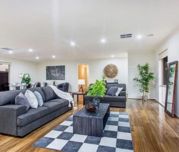 Stunning family home! - Photo 1