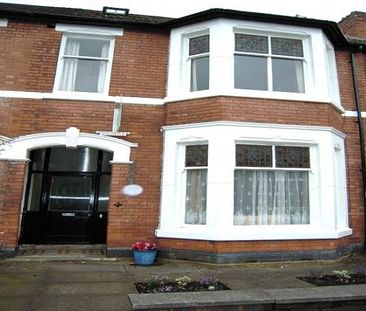Single Bedroom Flat*Paget Road*£325pcm - Photo 2