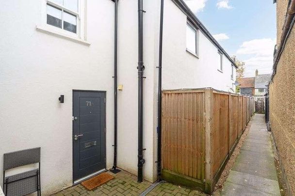 Queens Road, Weybridge, KT13 - Photo 1