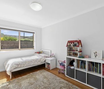 Beautiful four bedroom home backing Red Hill Nature Reserve - Photo 6