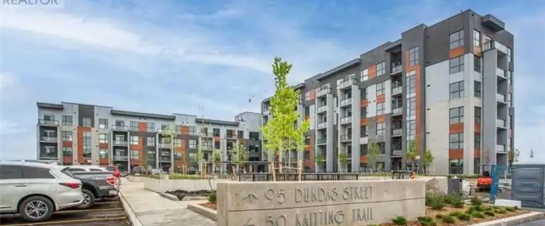 106 - 95 DUNDAS STREET W | 106 - 95 DUNDAS STREET W, Oakville - Photo 1