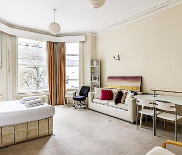 Studio to rent - Photo 1