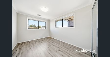 Stylish & Comfortable Home in a Prime Location-Close to Tallawong Metro - Photo 5