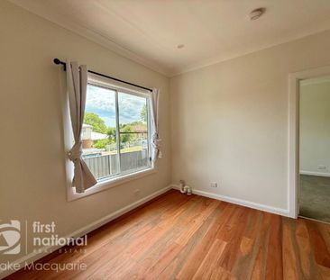 For Lease - Renovated 2 Bedroom Unit - Photo 1