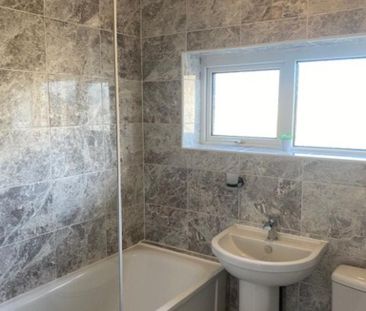 2 bedroom end of terrace house to rent - Photo 1