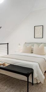 Top floor New York style loft retreat in village heart - Photo 3