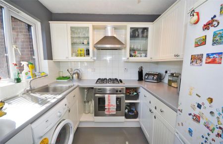 2 bedroom flat to rent - Photo 3