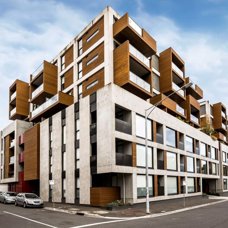 Style Meets Convenience: Two Bed Near Swinburne - Photo 1