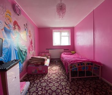 Swan Road, Southall - Photo 3