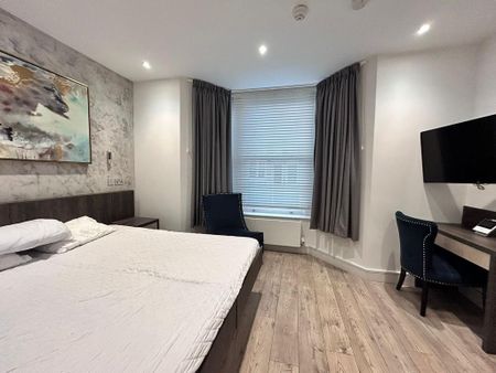 Studio to rent - Photo 2