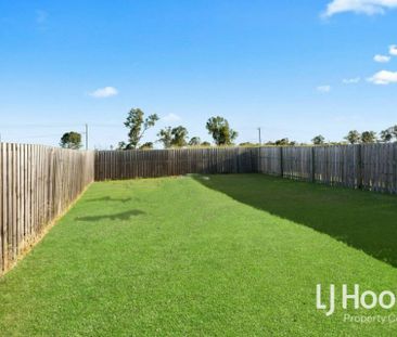 Space, Comfort & Convenience - 3 Bed + Big Yard - Photo 3