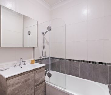 WEST TAMWORTH - 4 Bedroom Home - Photo 4