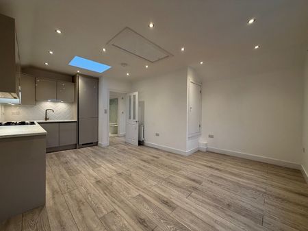 Chesterfield Road, Ashford, Surrey,TW15 - Photo 2