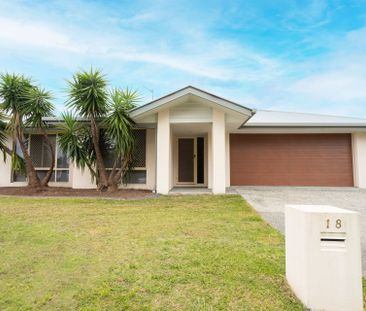 Lovely Family Home In Central Coomera - Photo 3