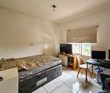 Casa com 5 quartos e 250m² para alugar em Santa Tereza, Porto Alegre. - Photo 1