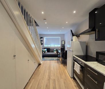 Gresham Gardens, London NW11 - Photo 1