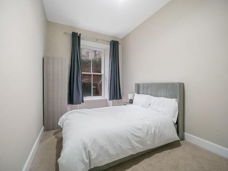 3 bedroom apartment to rent - Photo 4