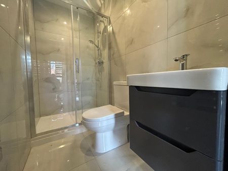 2 Bed Flat, High St, TW3 - Photo 5