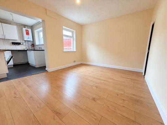 2 bedroom terraced house to rent - Photo 1