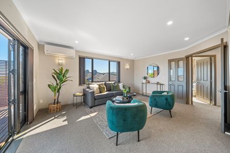 Woodridge, Executive 4 Bedrooms - Photo 2