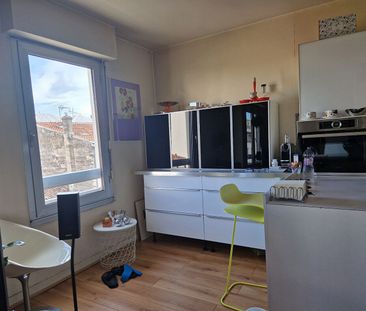 Location Appartement 2 pièces 43m² BORDEAUX 33000 - Photo 2