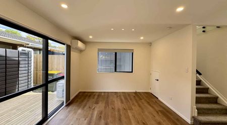 Spacious 4 Bedroom Home in Windsor Park - Rangi Zoned! - Photo 2