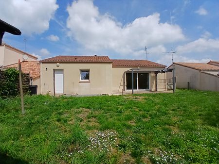 Location maison 4 pièces, 92.00m², Les Herbiers - Photo 2