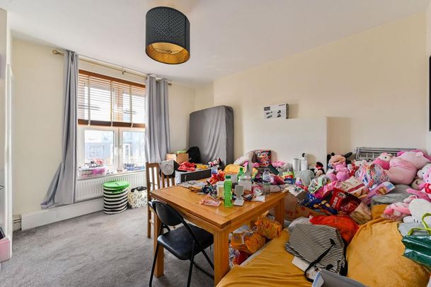 3 bedroom flat to rent - Photo 1
