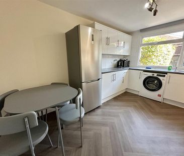 1 bedroom in a house share to rent - Photo 4