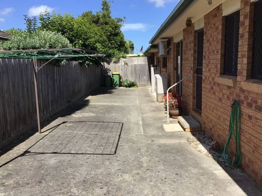 Just like a house is this lovely 2 bedroom unit with all the comforts - Photo 1