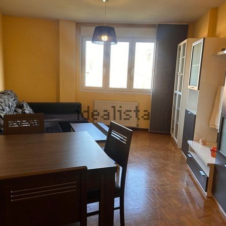 Alquiler de piso en Calle Honduras - Photo 1