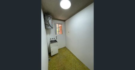 Freshly Renovated 2-Bedroom Unit in Prime Location - Photo 2