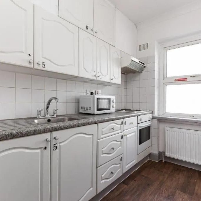 Studio Flat, Grays Inn Road, WC1X - Photo 1