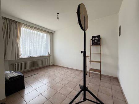 Twee-slaapkamerappartement vlakbij centrum Tielt! - Foto 3