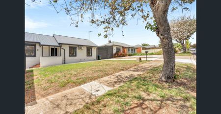 Newly Renovated 3-Bedroom Home! - Photo 4