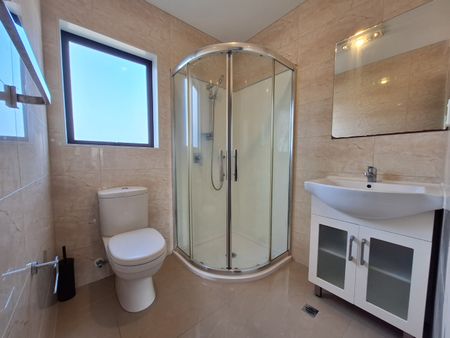 Spacious 2 bedroom Apartment - Photo 5