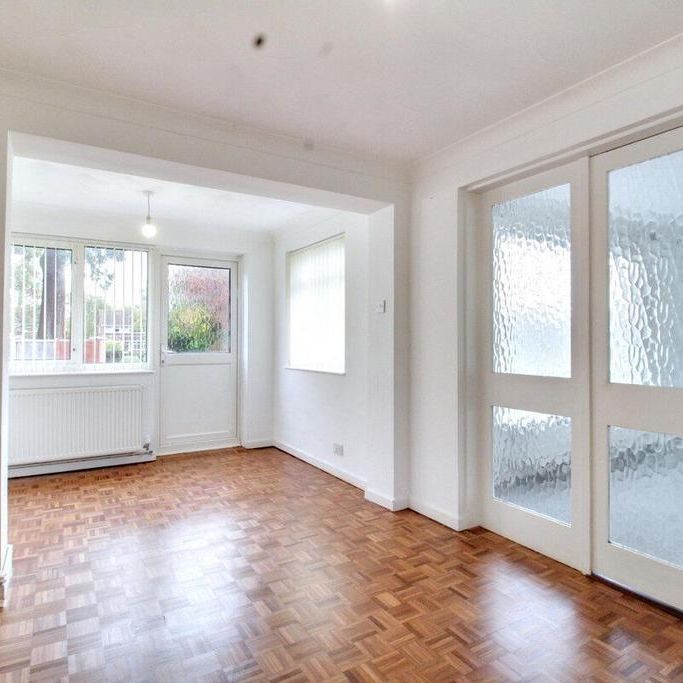 4 bedroom detached house to rent - Photo 1