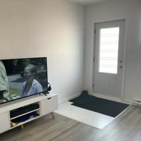 3 1/2 Vieux terrebonne appartement - Photo 4