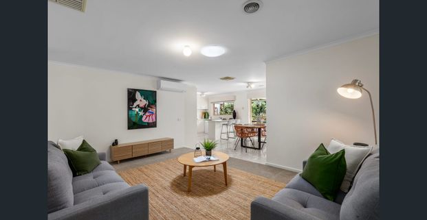 Modern Family Abode in popular Leopold - Photo 1