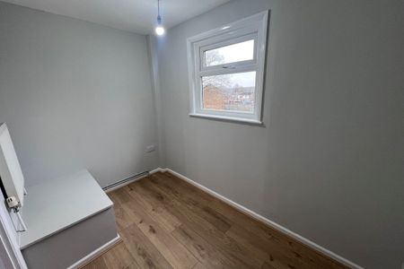 Eastfields - Photo 3