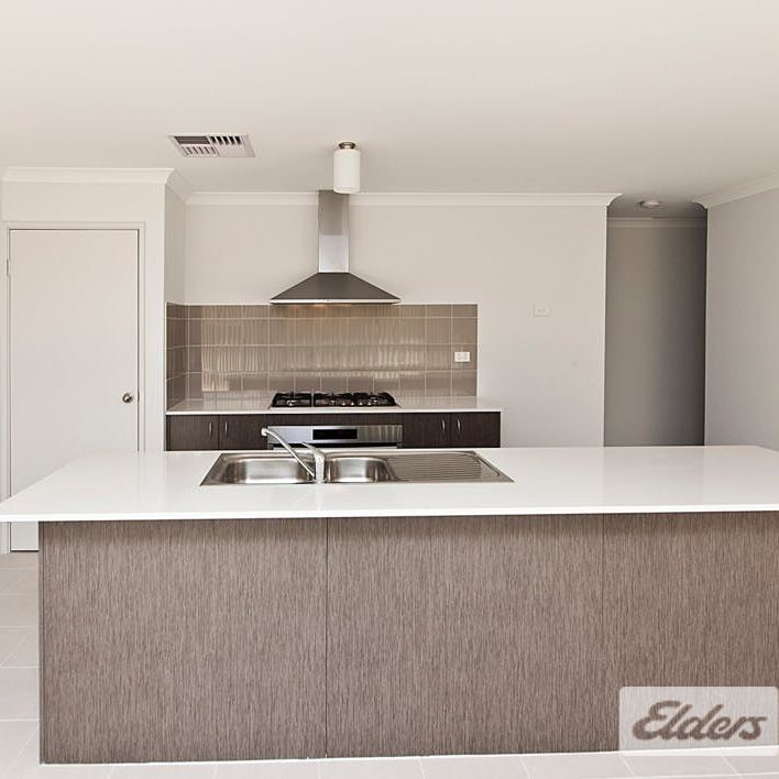 WALK TO BALDIVIS SECONDARY COLLEGE - Photo 1