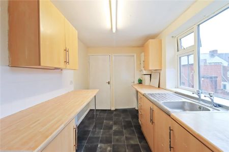 2 bedroom flat to rent - Photo 3