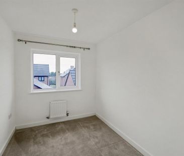 3 bedroom detached house to rent - Photo 3